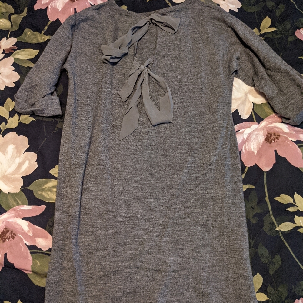Club Monaco Long Sleeve Sweater Medium